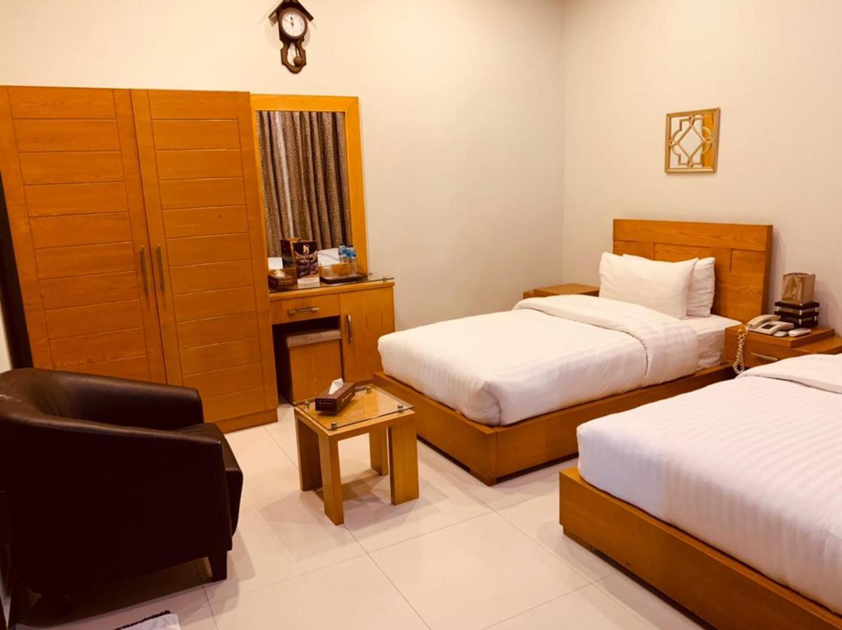 Burj Al Swat Hotel Saidu Sharif ภายนอก รูปภาพ