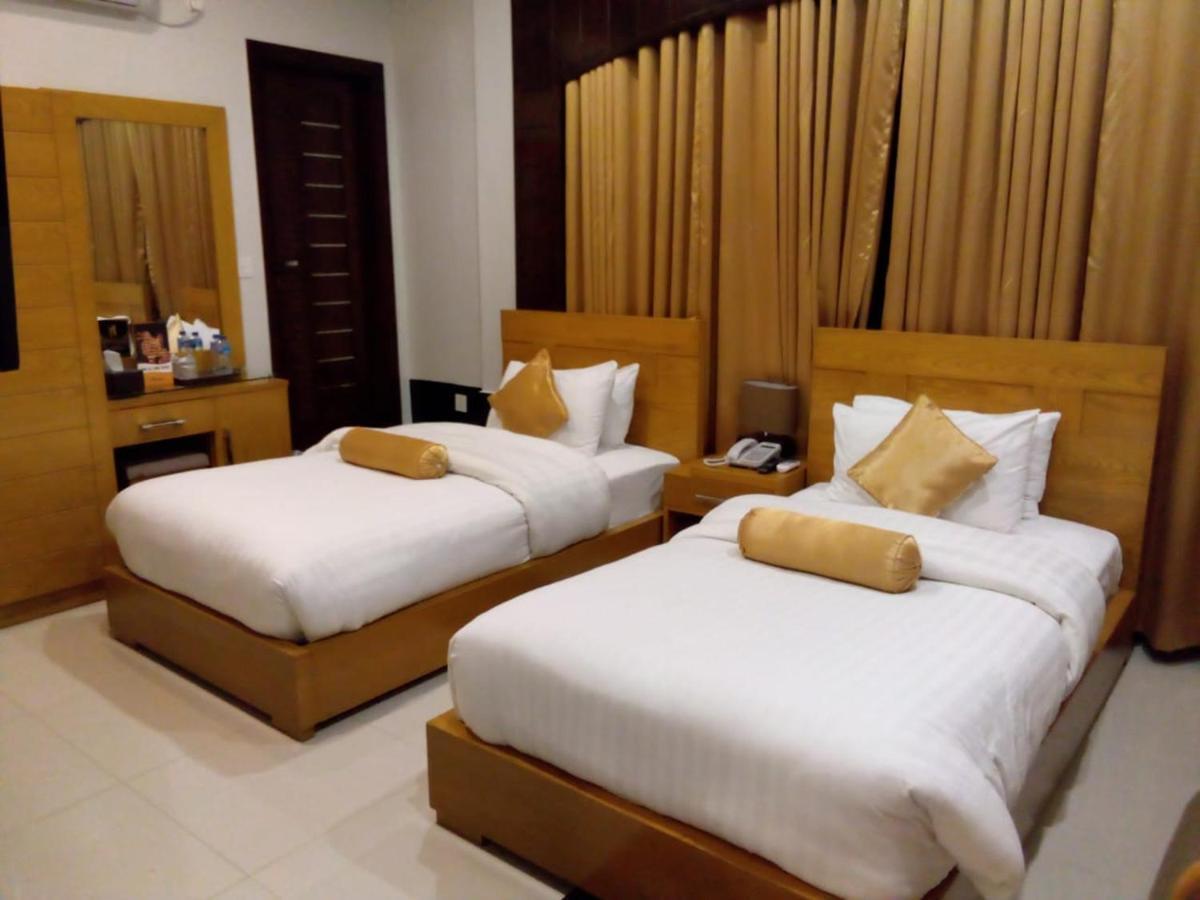 Burj Al Swat Hotel Saidu Sharif ภายนอก รูปภาพ