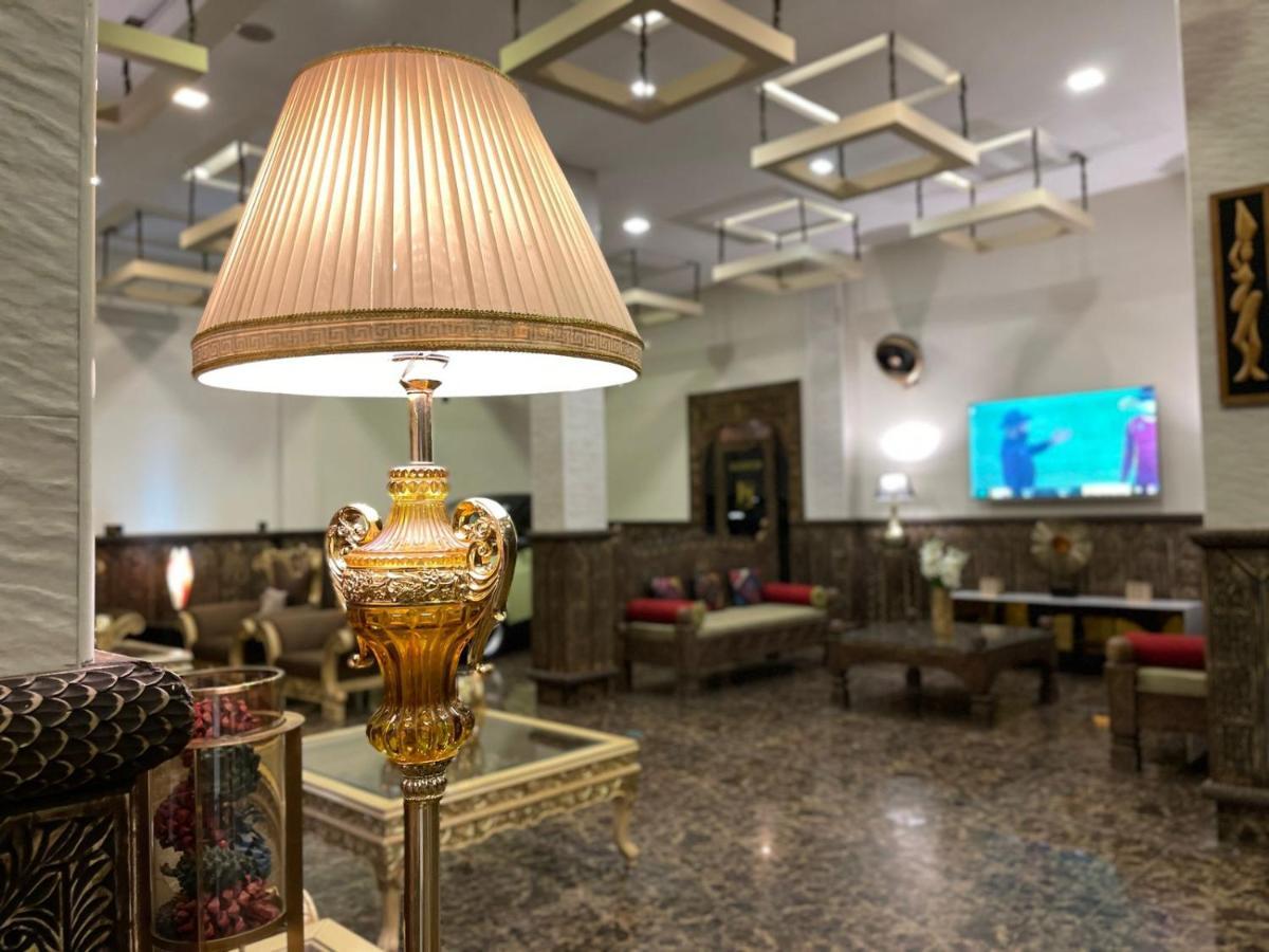 Burj Al Swat Hotel Saidu Sharif ภายนอก รูปภาพ