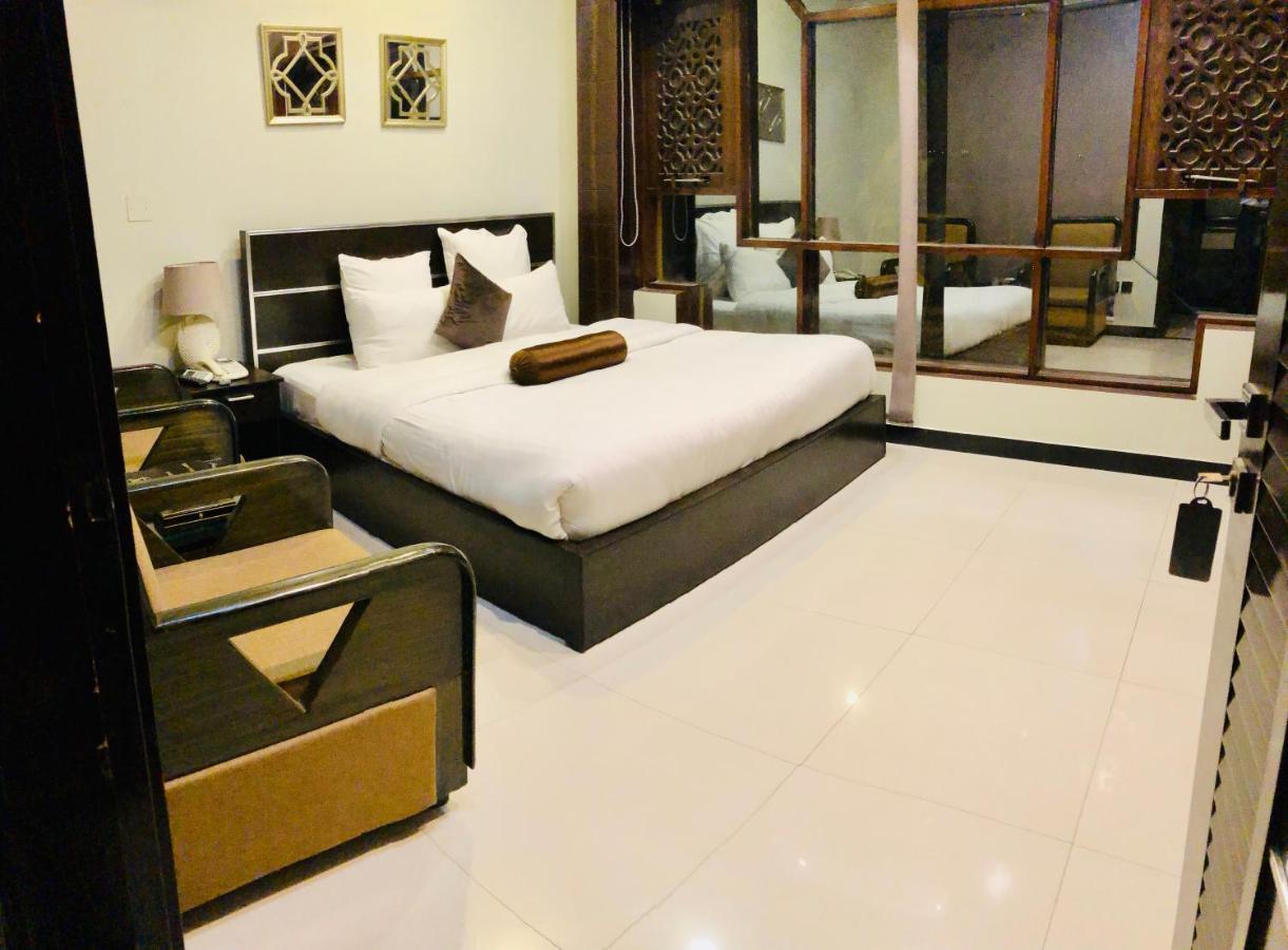 Burj Al Swat Hotel Saidu Sharif ภายนอก รูปภาพ
