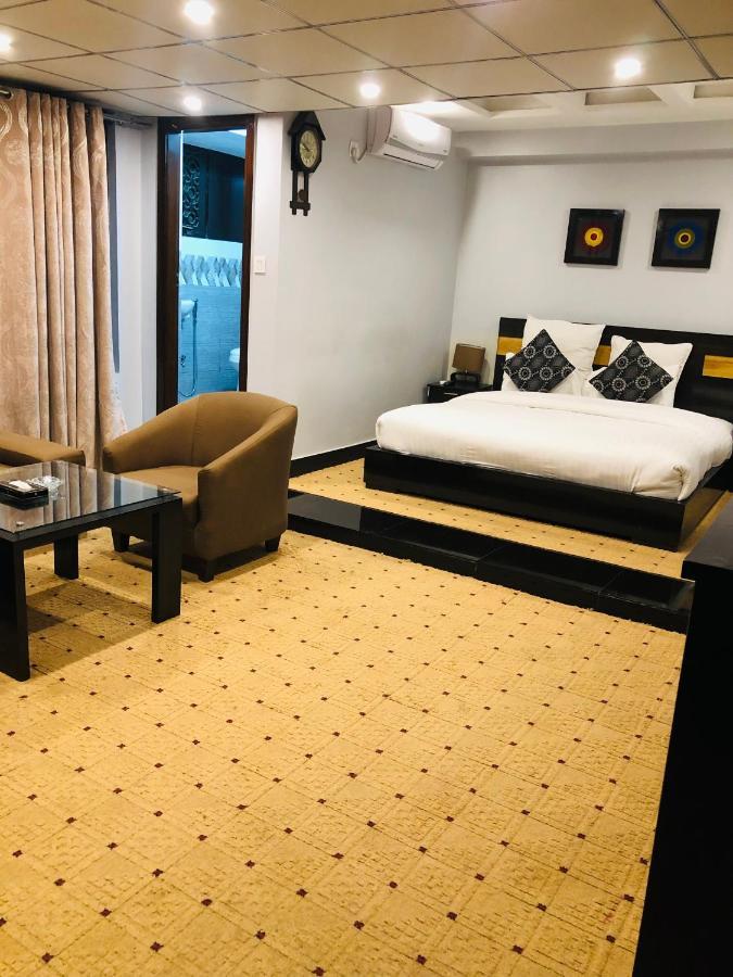 Burj Al Swat Hotel Saidu Sharif ภายนอก รูปภาพ